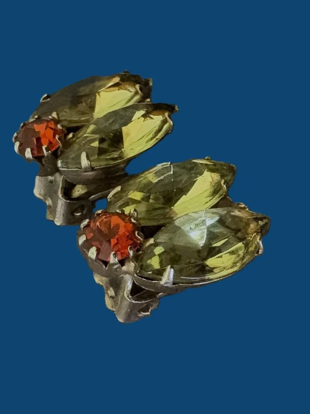 Vintage Rhinestone Light-Green Saphire-Crystals with Red Garnet Clip-on Earrings